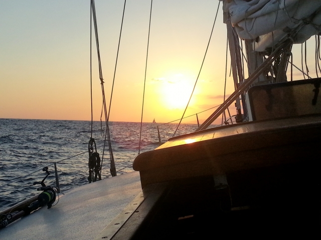  Nascer do sol no mar de Alboran 